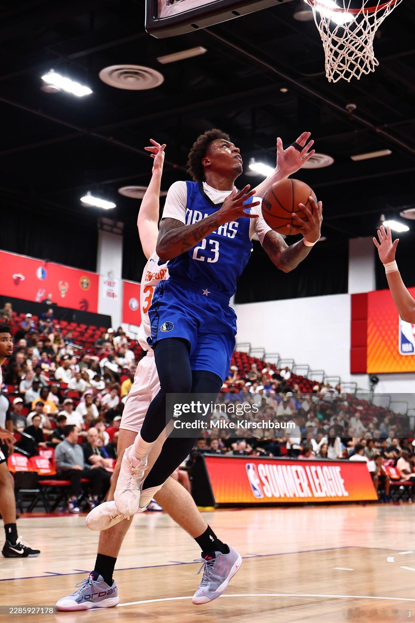 MFFL 我牛官方宣布，裁掉泰勒·史密斯。他之前是双向合同。MFFL独行侠交易得
