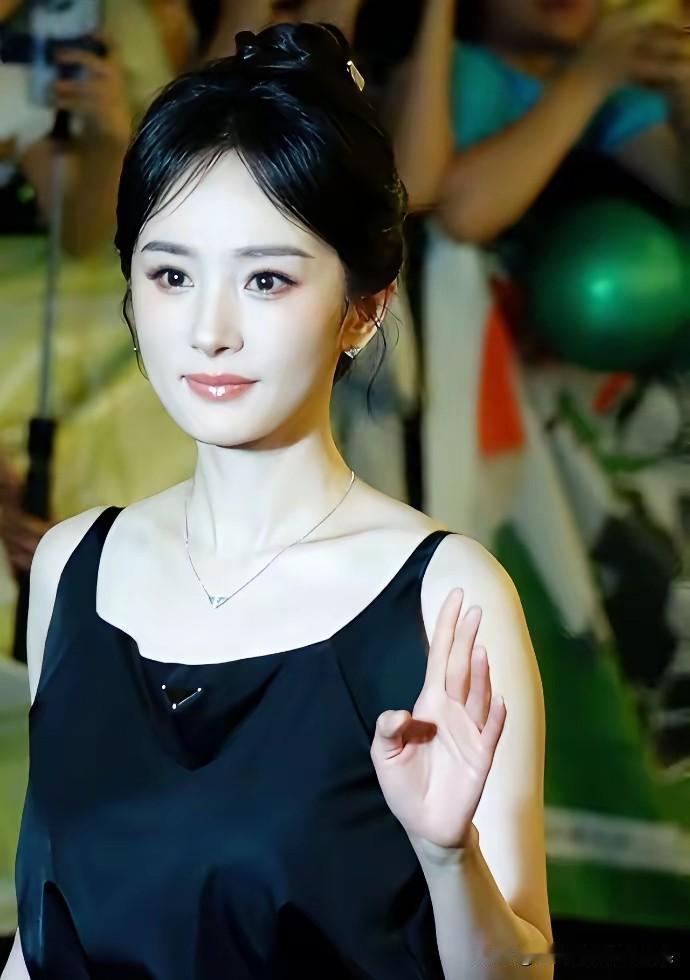 老天爷呀，一觉醒来，杨幂又年轻了，是什么节奏？这是做了什么美容啊？还是得到了什么
