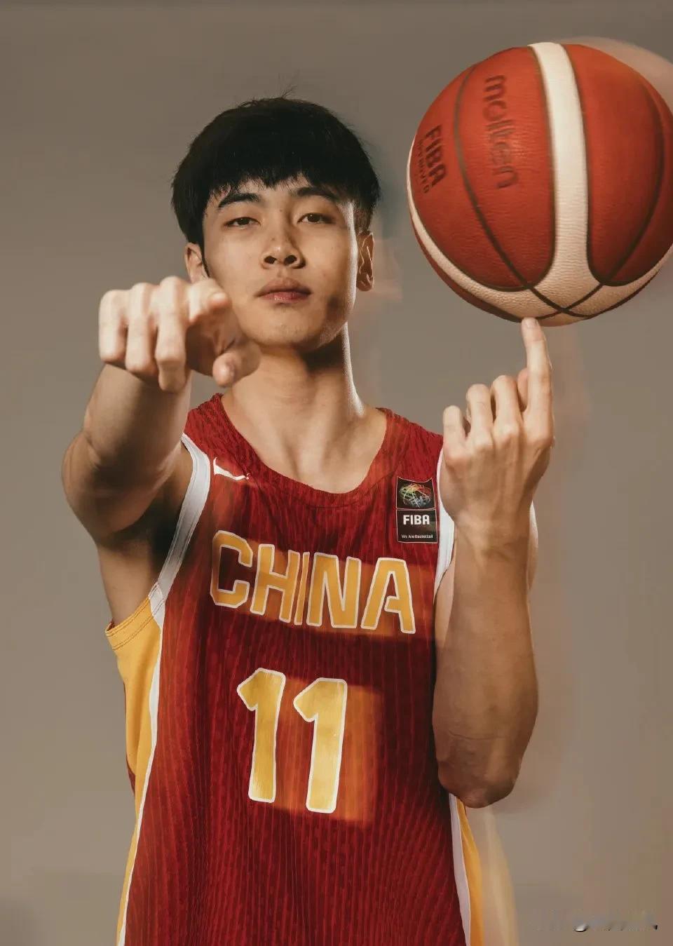 明晚又有国际篮球赛事了！山西汾酒男篮青年队球员张博源领衔中国U19男篮出征202