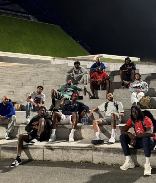 #美国男篮夺冠大合影##美国包揽男女篮金牌#美国男女篮关于法兰西的故事，就此画上