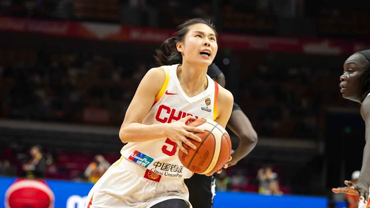 北京时间3月14日晚，2026年国际篮联女篮世界杯资格赛武汉赛区战火再燃，全队五