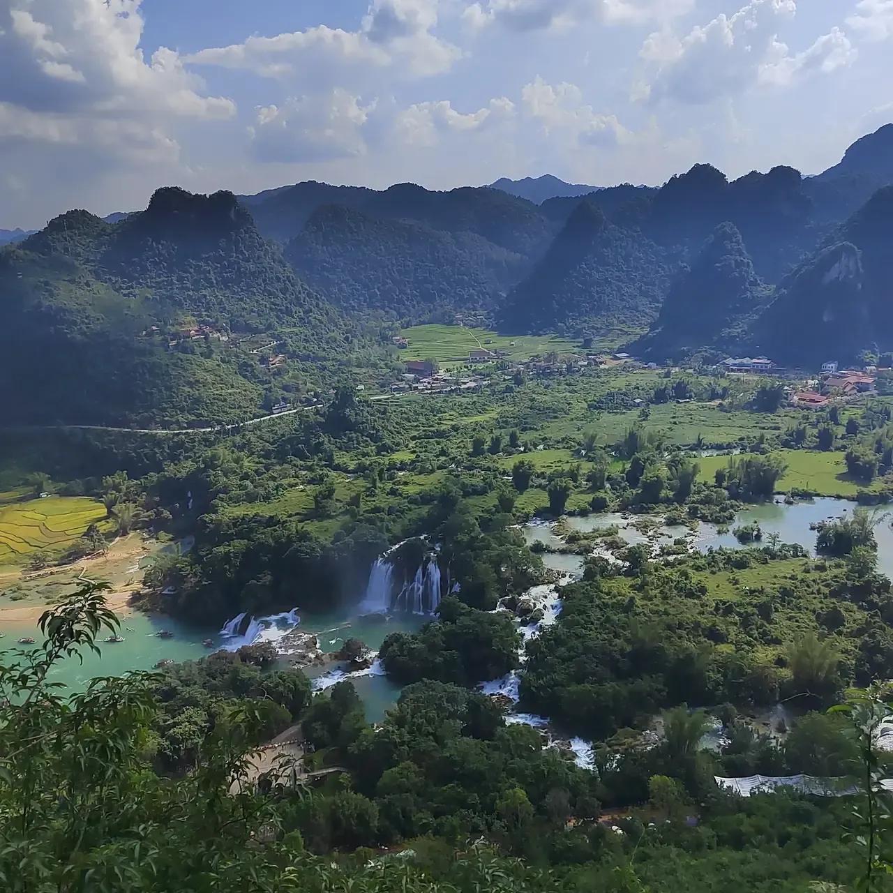 越南德天濗布，德天跨国大瀑布，与广西交界，值得一看！真的是纯粹的原生态的一处景点