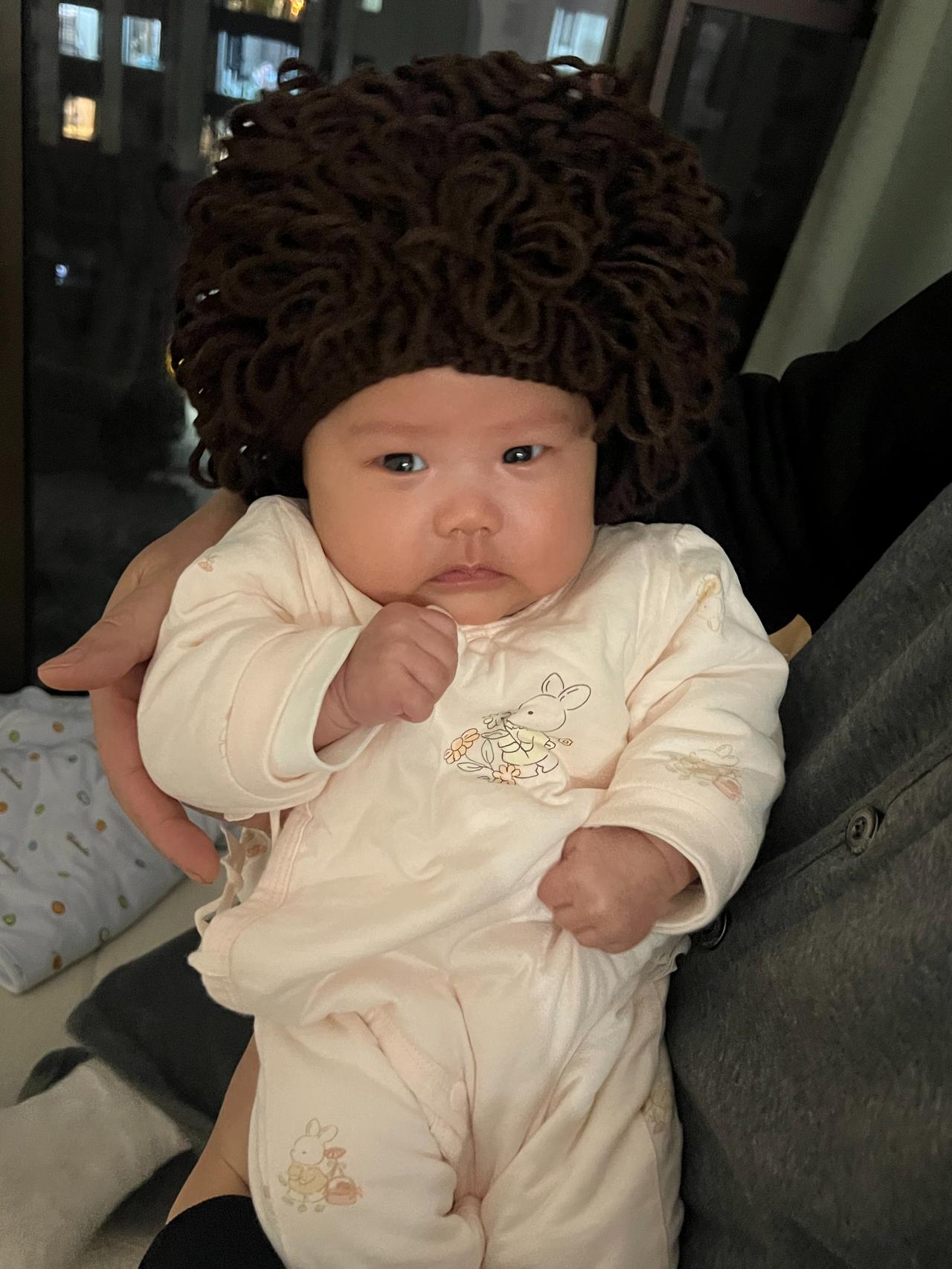 爸爸为呦呦买了顶帽子，丑爆了！
