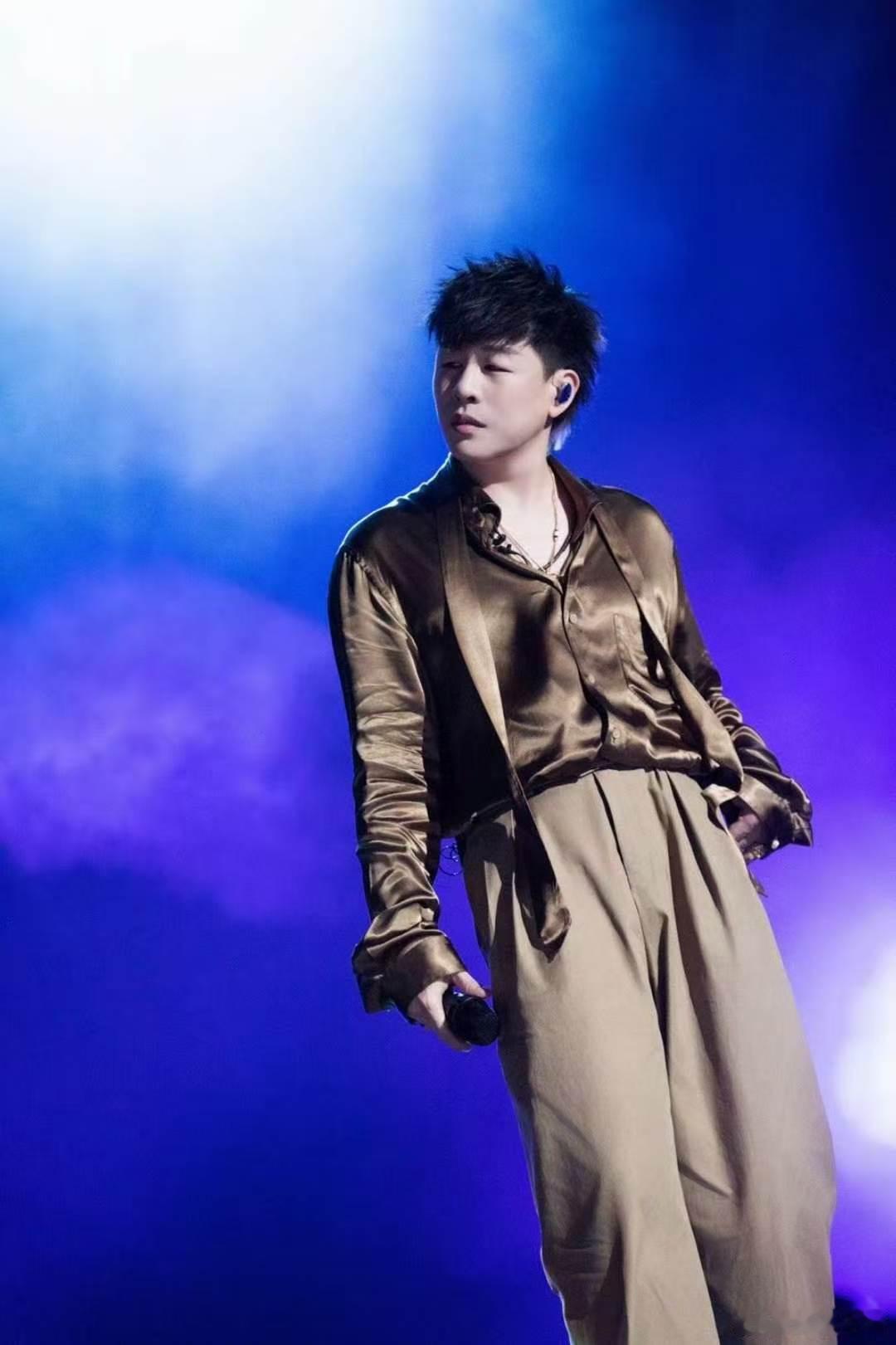 歌手直播胡彦斌编曲大魔王歌手2026Jony J 富有颗粒感的声线遇上胡彦斌国风
