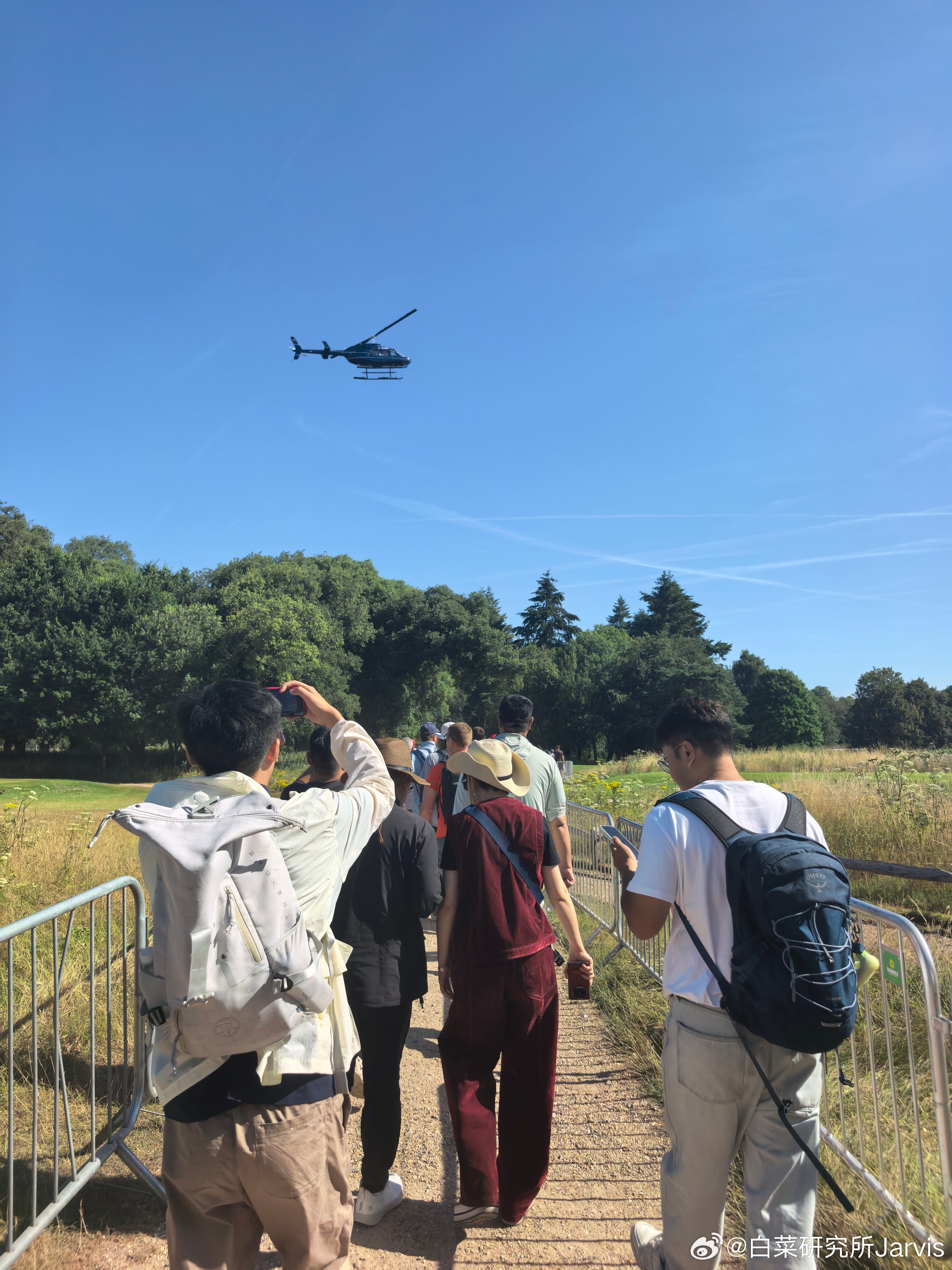 入场了，别说，人还真是爆多 英国·Goodwood Motor Racing C