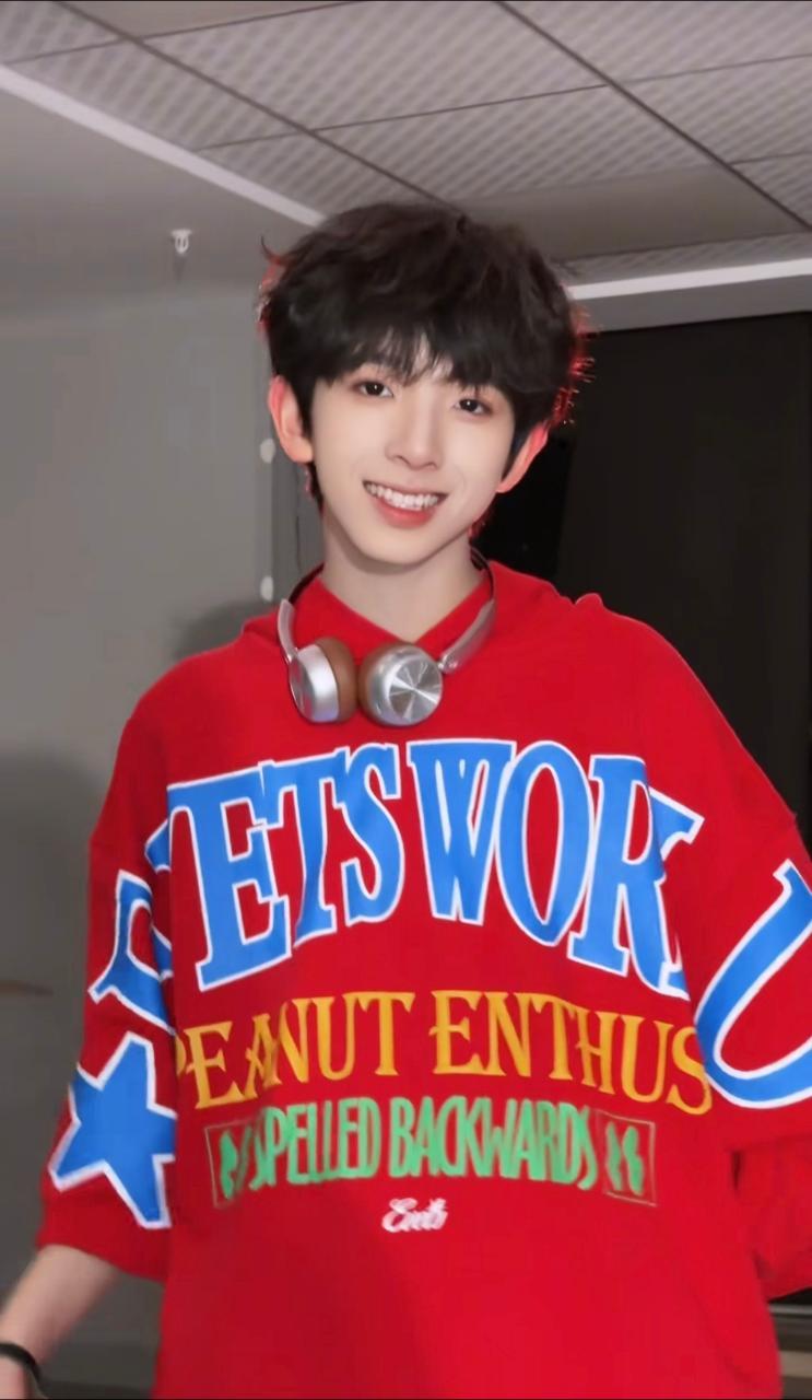 陈浚铭cha了米糕摇好可爱啊