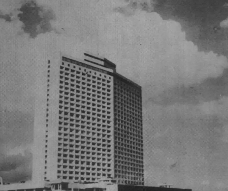 1982年白天鹅宾馆建炮台风波：叶帅一锤定音，改写改革开放营商环境
 
1982
