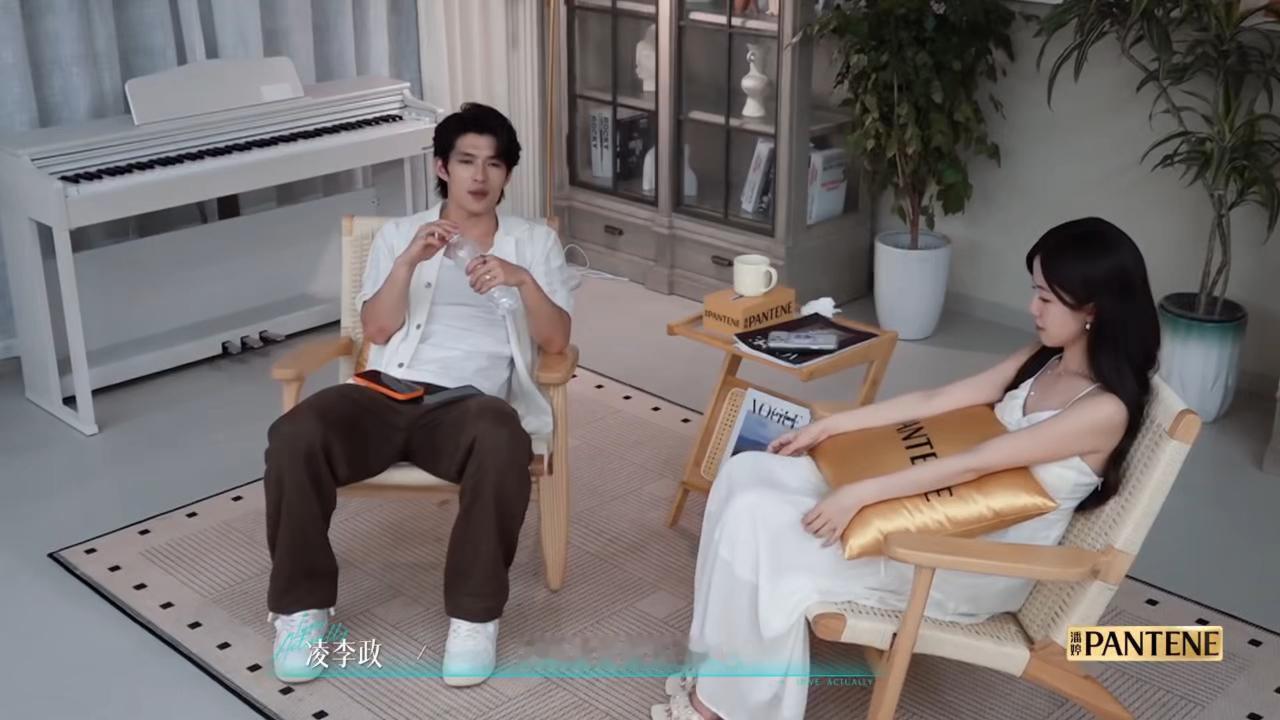 凌李政提高柳柳配得感凌李政细心顾及柳柳的敏感，反复道谢夸赞，还急忙和杨茜惠解释避