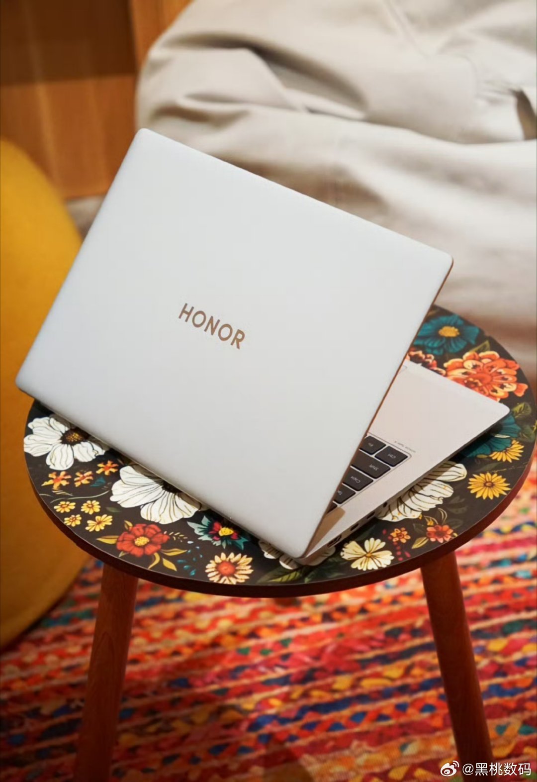 苹果M2版MacBookPro说白了Mac就是纯办公用品，有时候想和好友们打打游