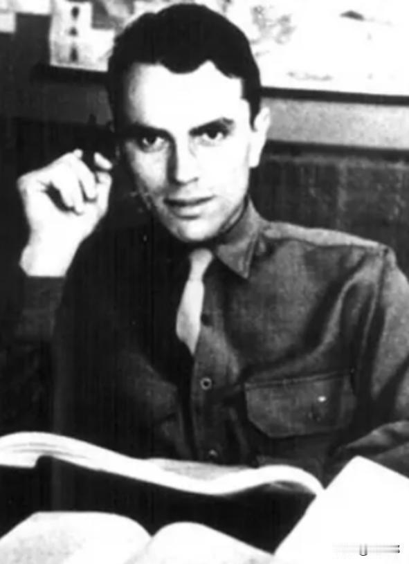 1945年，一名12岁的中国小女孩被美国士兵开车撞死，却只赔偿了26美元，女孩父