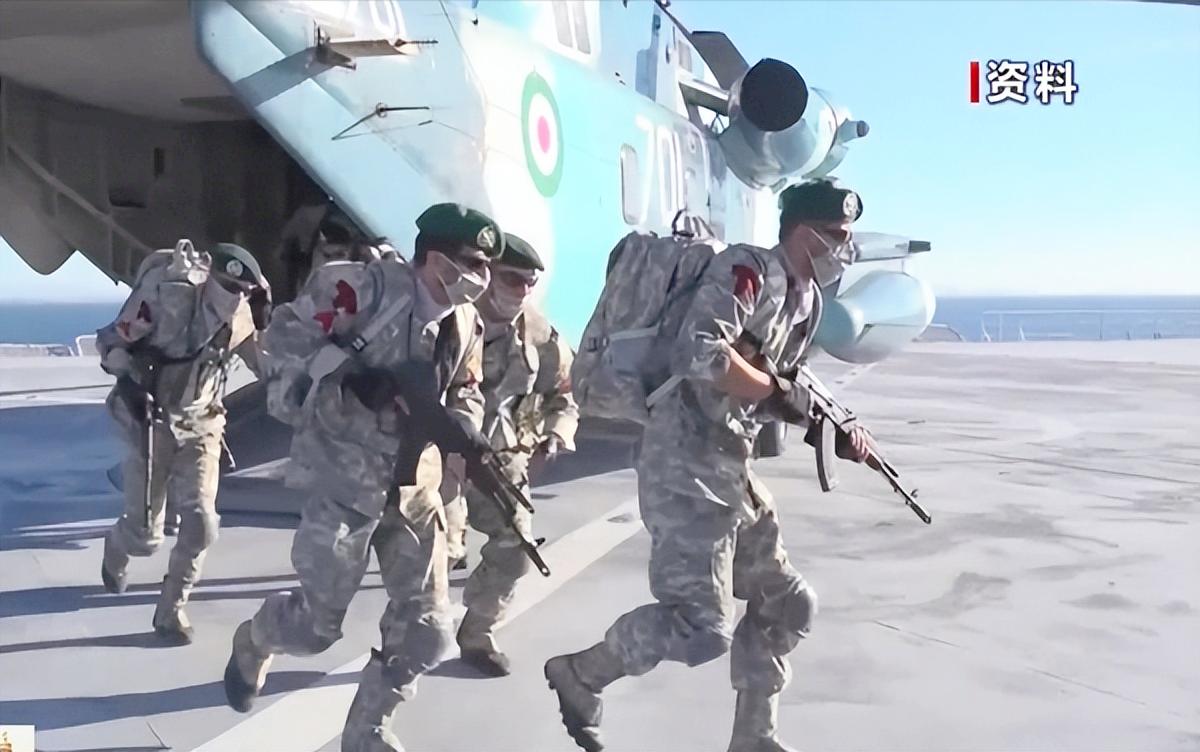 中东彻底要绷不住了，伊朗军队全员拉满戒备，枪口直接对准美以，放话只要对方敢动一下