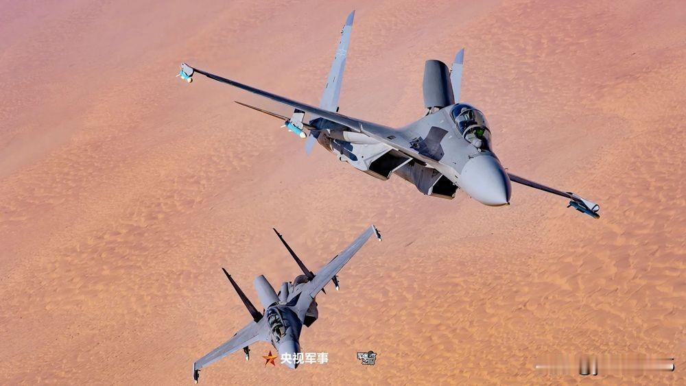 歼-16模拟对阵阵风，优势明显！
央视军事报道显示，空军在模拟训练中以‌8架歼-