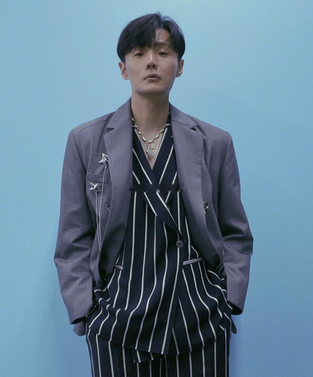 李荣浩演唱会宠粉，演唱会上直接给点歌粉丝转账500元，被网友称为"宠粉天花板"，