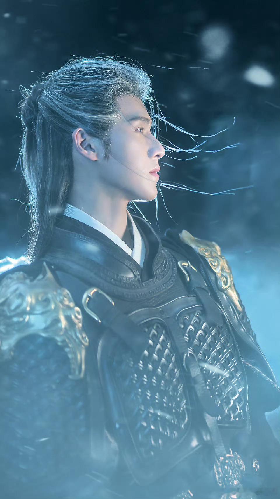 李昀锐VS李昀锐VS李昀锐李昀锐一步一步到一部一部每一次演绎都挣脱固有模样，古装