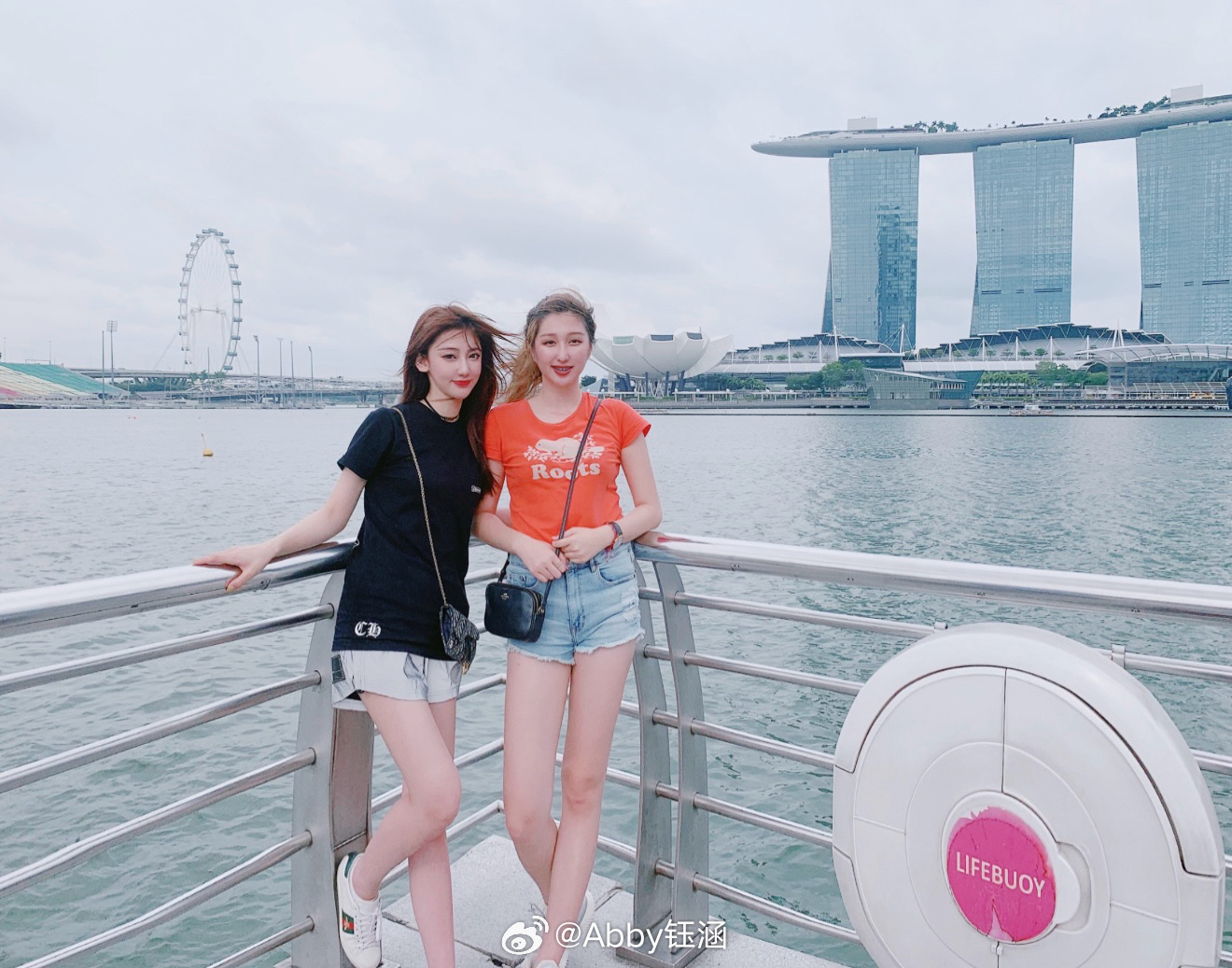 存照呢[哈哈] ​​​