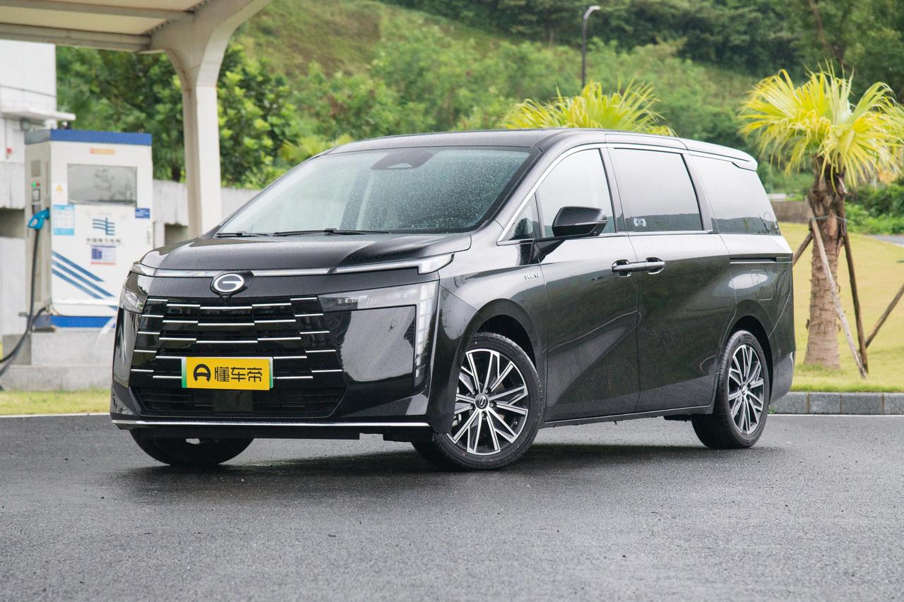 定位中型MPV，20.98万起，广汽传祺E8正式上市
最近两年，国产品牌MPV销