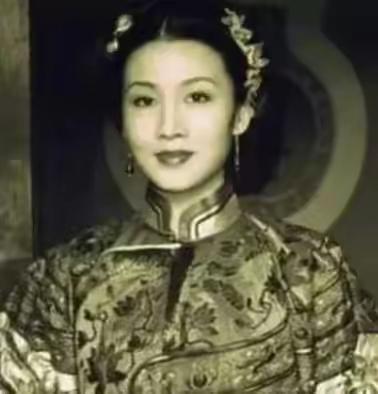 1936年，袁世凯的女儿大婚，进入洞房后，新郎兴致全无，怒骂新娘：“你个残花败柳