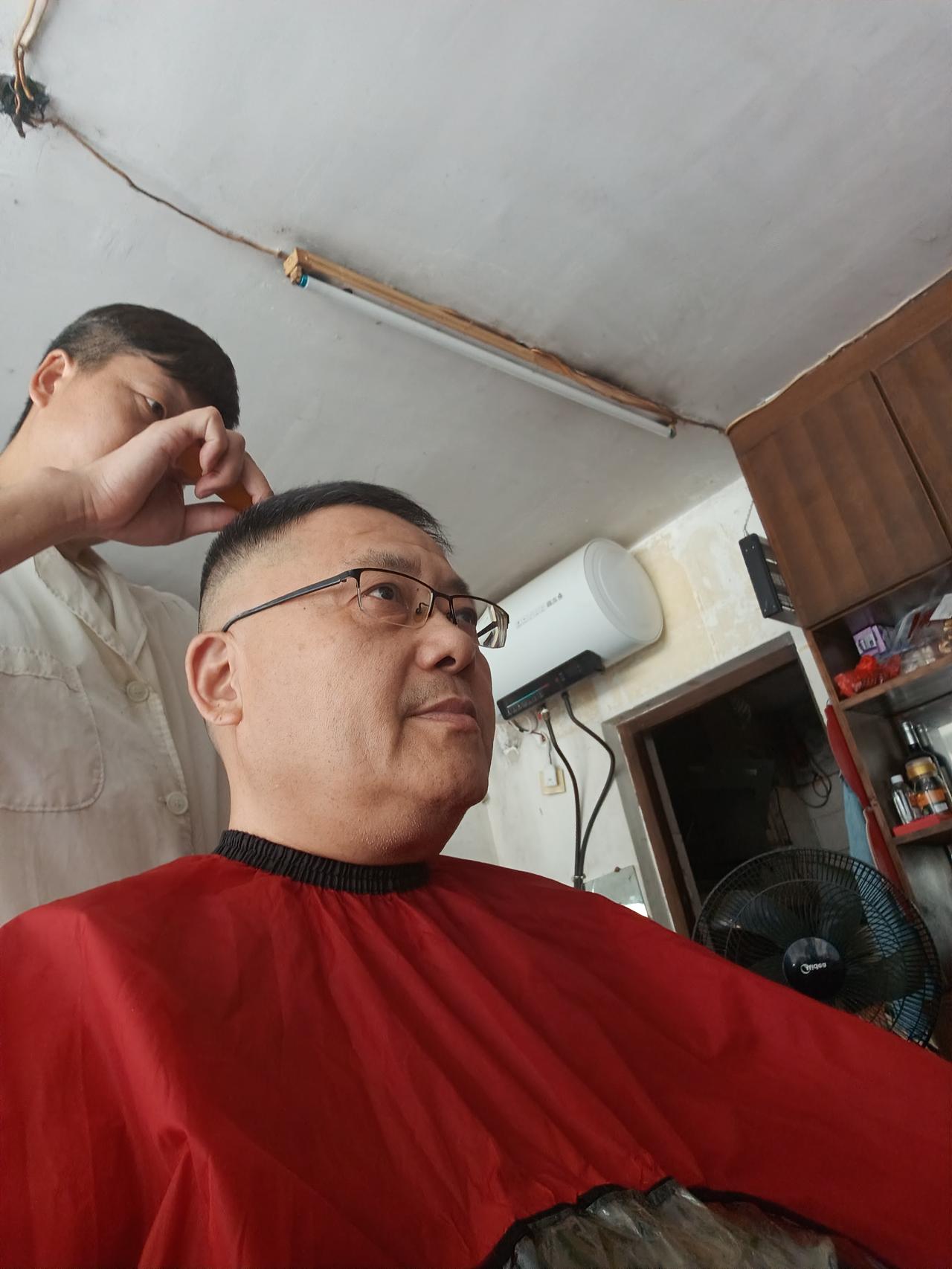 时间很快呀！眨眼就快到了27号，去江西靖安“农家乐”去玩一下。

我这个人不喜欢