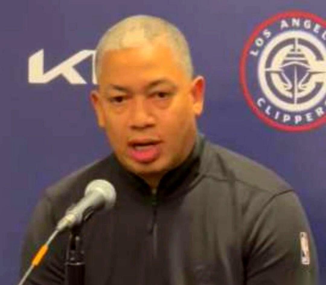 卢指导赛后那几句话，我听着都替他累。
“我也不明白哈登为啥一场比赛里能判若两人。