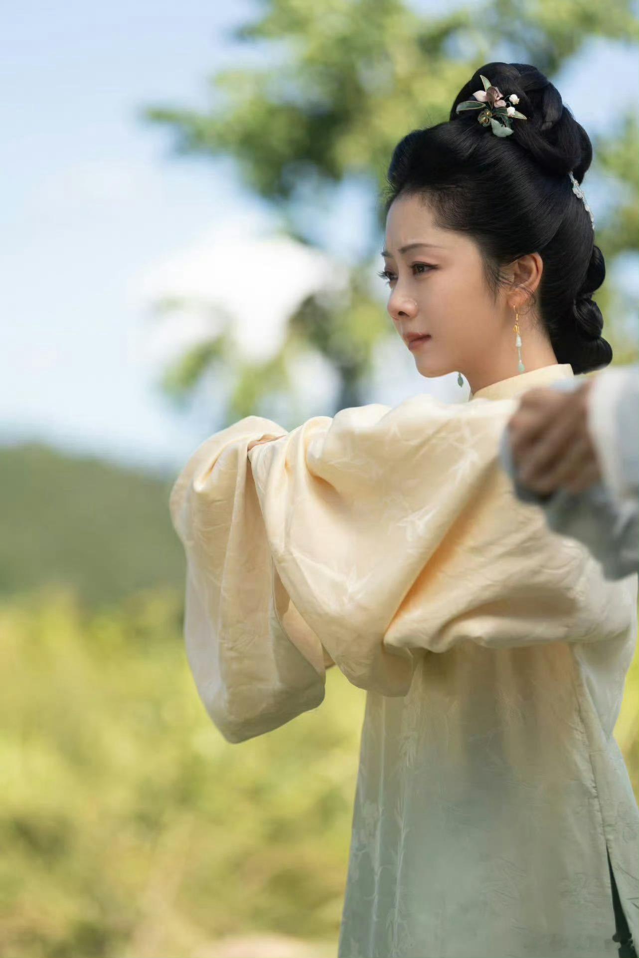 谭松韵这个哭腔苦笑谭松韵这段哭戏太痛了“我都忘了，你竟还记得”，简单的对白，搭配
