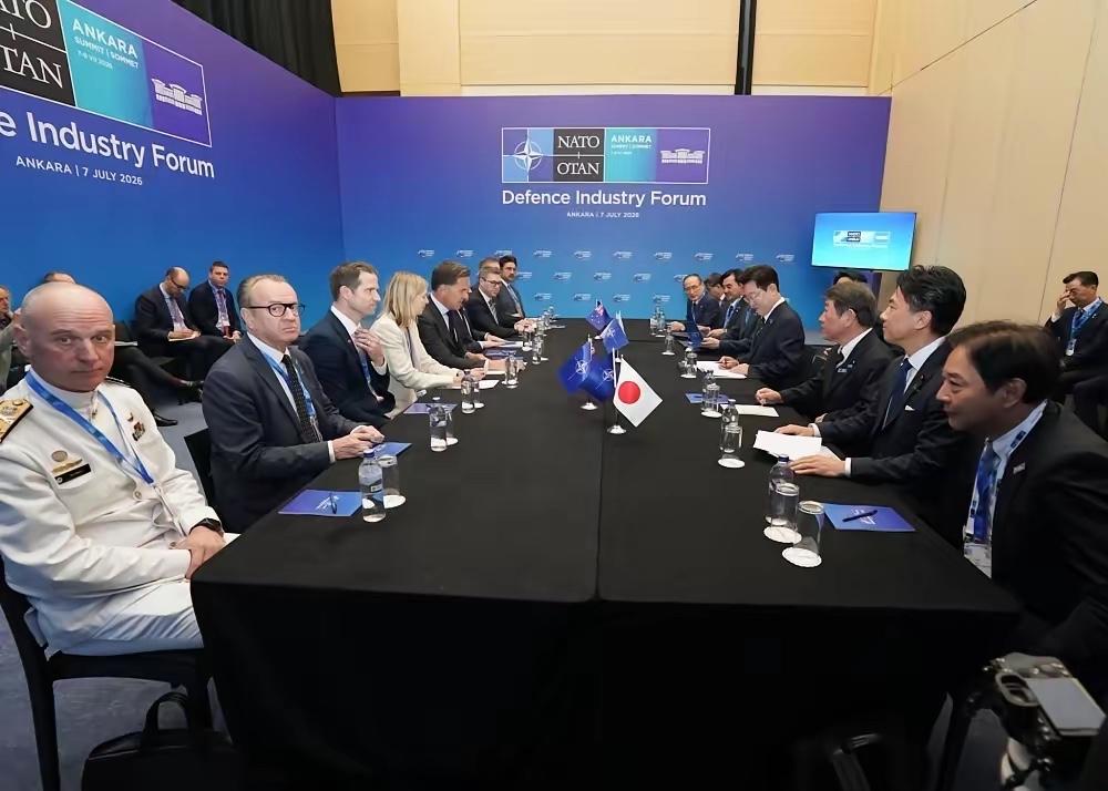 7月7日，在土耳其安卡拉北约峰会期间，北约秘书长马克·吕特专程与印太四国（日本、