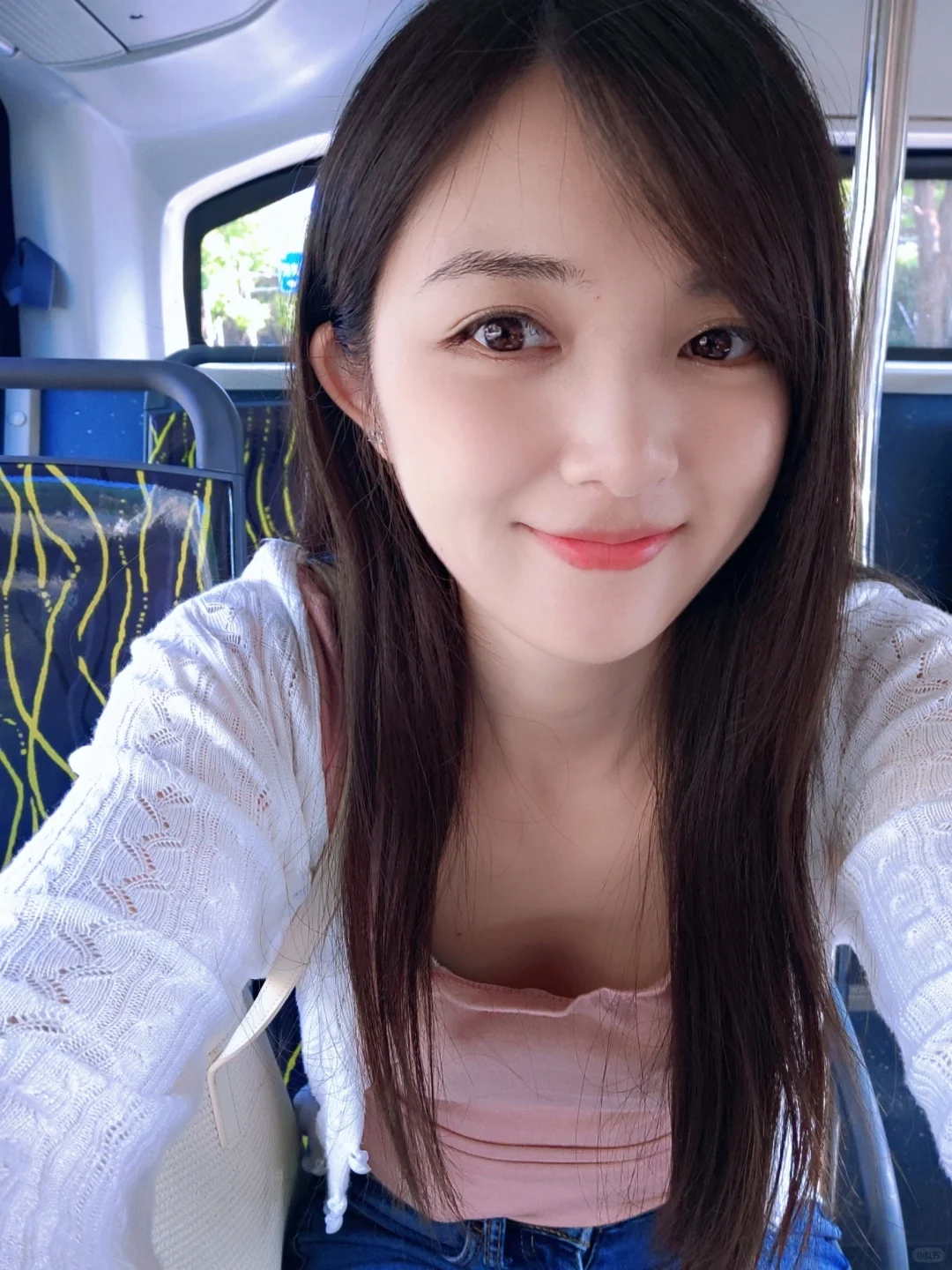 公交车上遇到的女孩