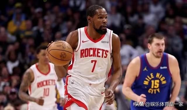 仅得11分，杜兰特打出赛季新低！赛后他的一番话，透露出怎样的无奈与心酸？
在刚结