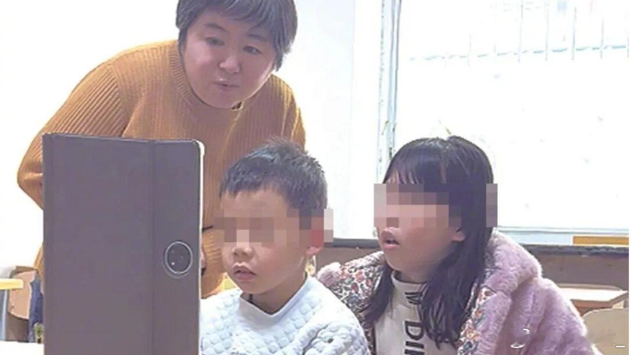 长春姐弟俩被遗留在托管班两年 什么叫遗留啊？这不是遗弃吗？自己能在小日子，把俩孩