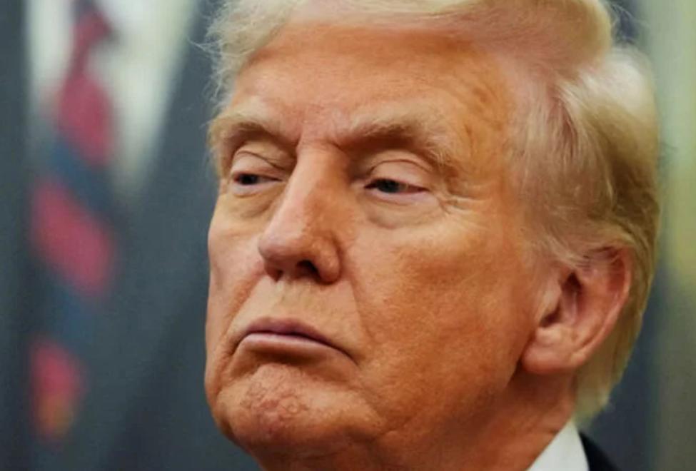 如果特朗普不是总统，“明天就会被逮捕”——美国司法部官员称。
《华盛顿邮报》调查