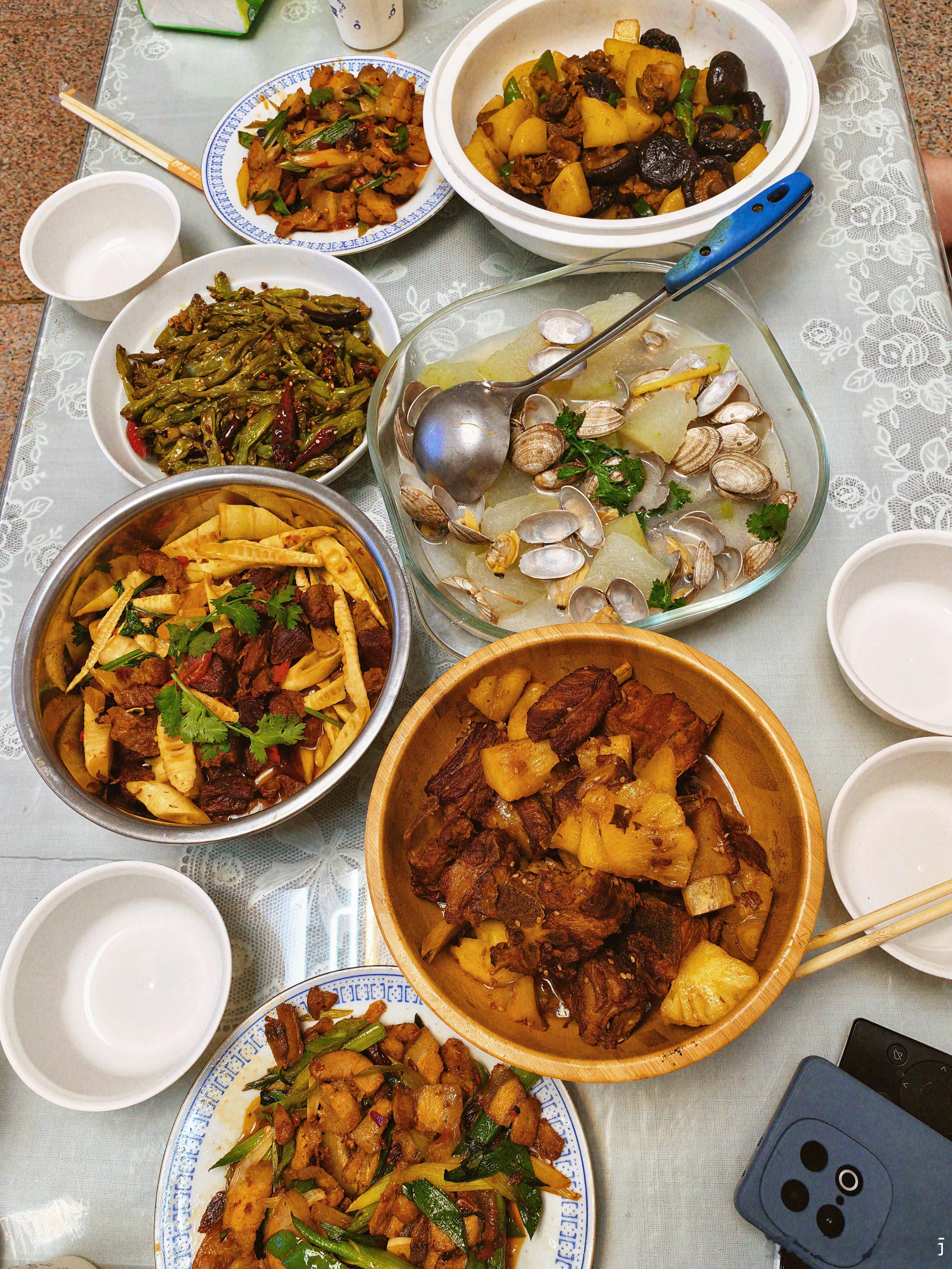 性感小厨娘很会做饭 