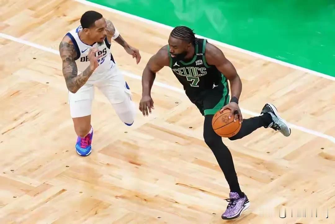 NBA总决赛落下了帷幕，凯尔特人4：1击败独行侠，获得队史第18冠，从而超越湖人