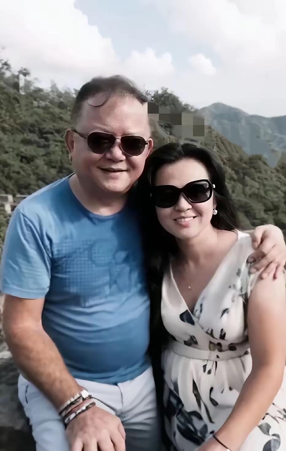王刚这辈子值得了！二婚娶了实力歌手成方圆，三婚娶了大提琴演奏家郑艳东。两个伴侣都