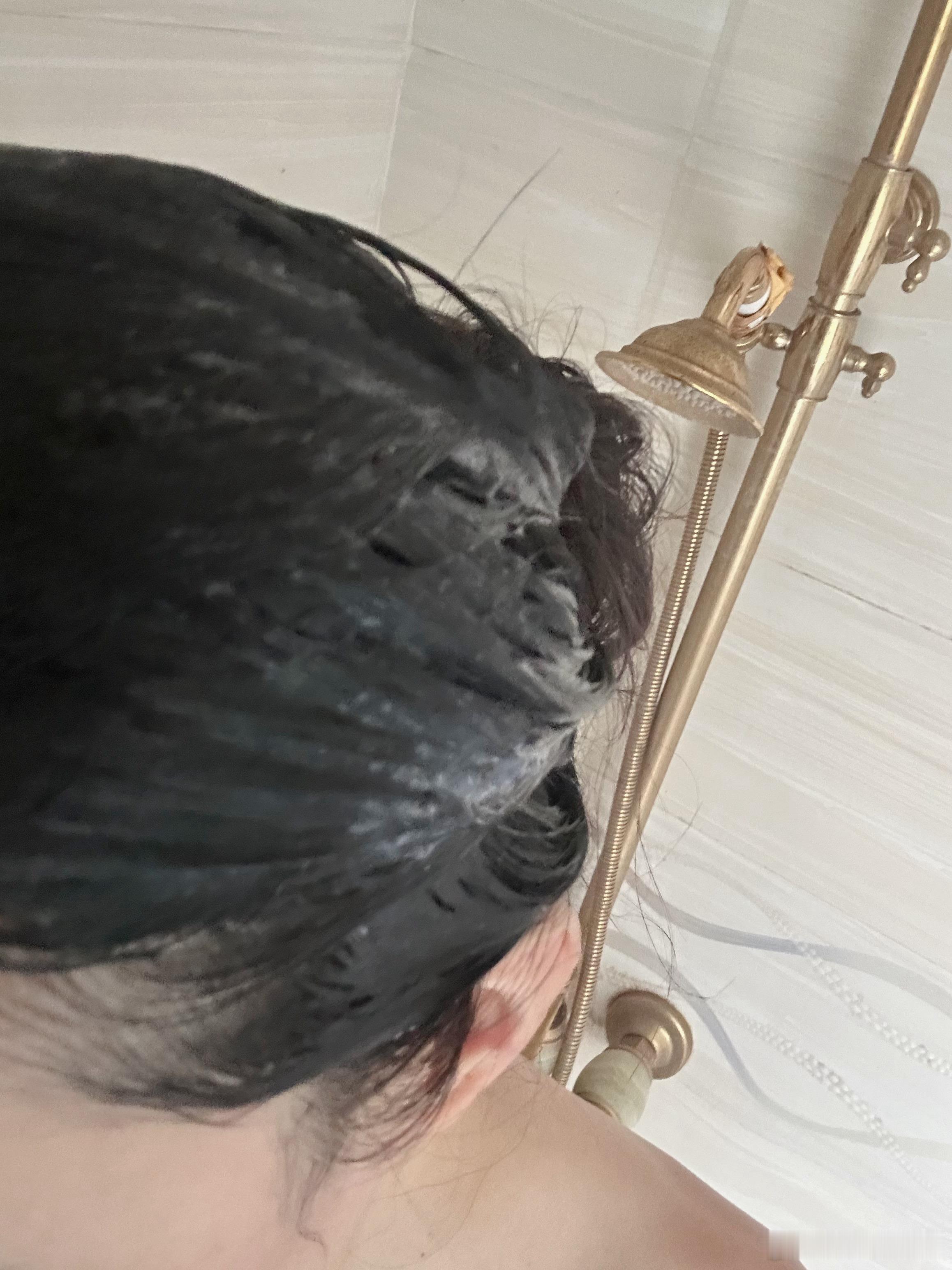 正洗澡呢停水了！这咋办啊！我的老天[哼][泪] ​​​