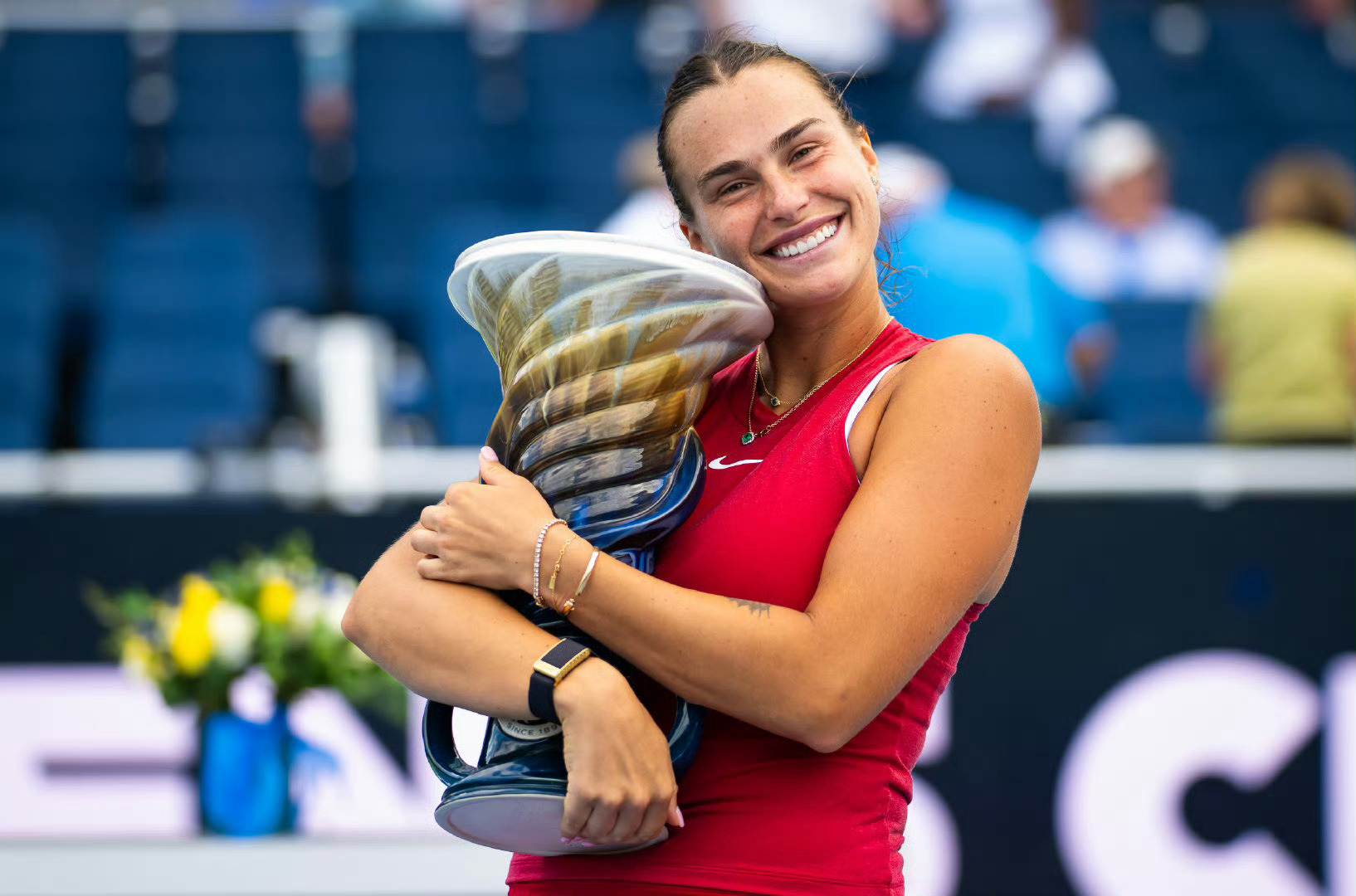 #网坛风云# WTA1000辛辛那提站决赛，萨巴伦卡以6-3/7-5击败佩古拉，