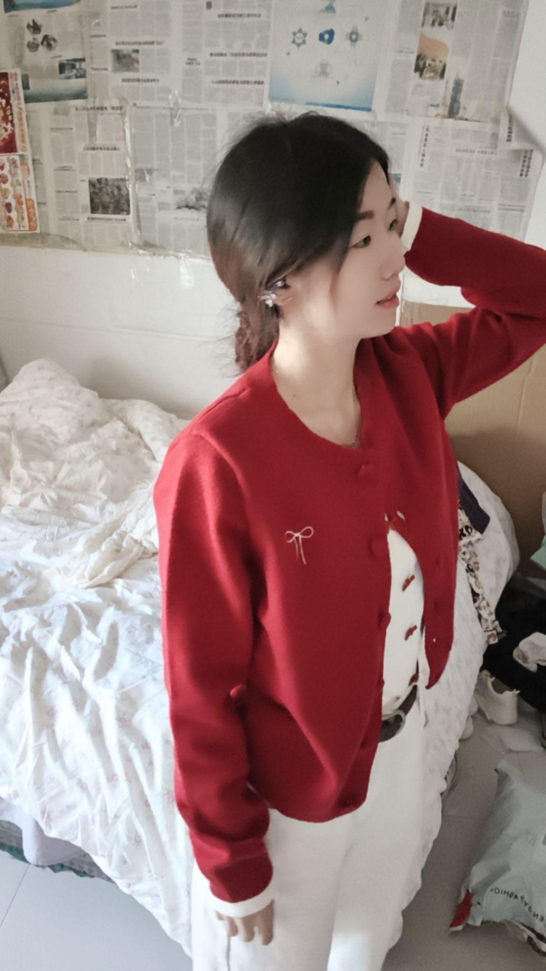 女子之身，能屈能伸，我可以吃苦，也可以享福，没那么矫情，我见过黑暗举头...