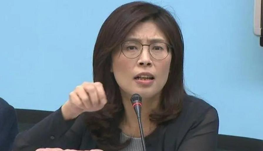 郑丽文七七重磅发声：
7月7日，郑丽文在七七卢沟桥事变纪念活动上说：“回顾历史不