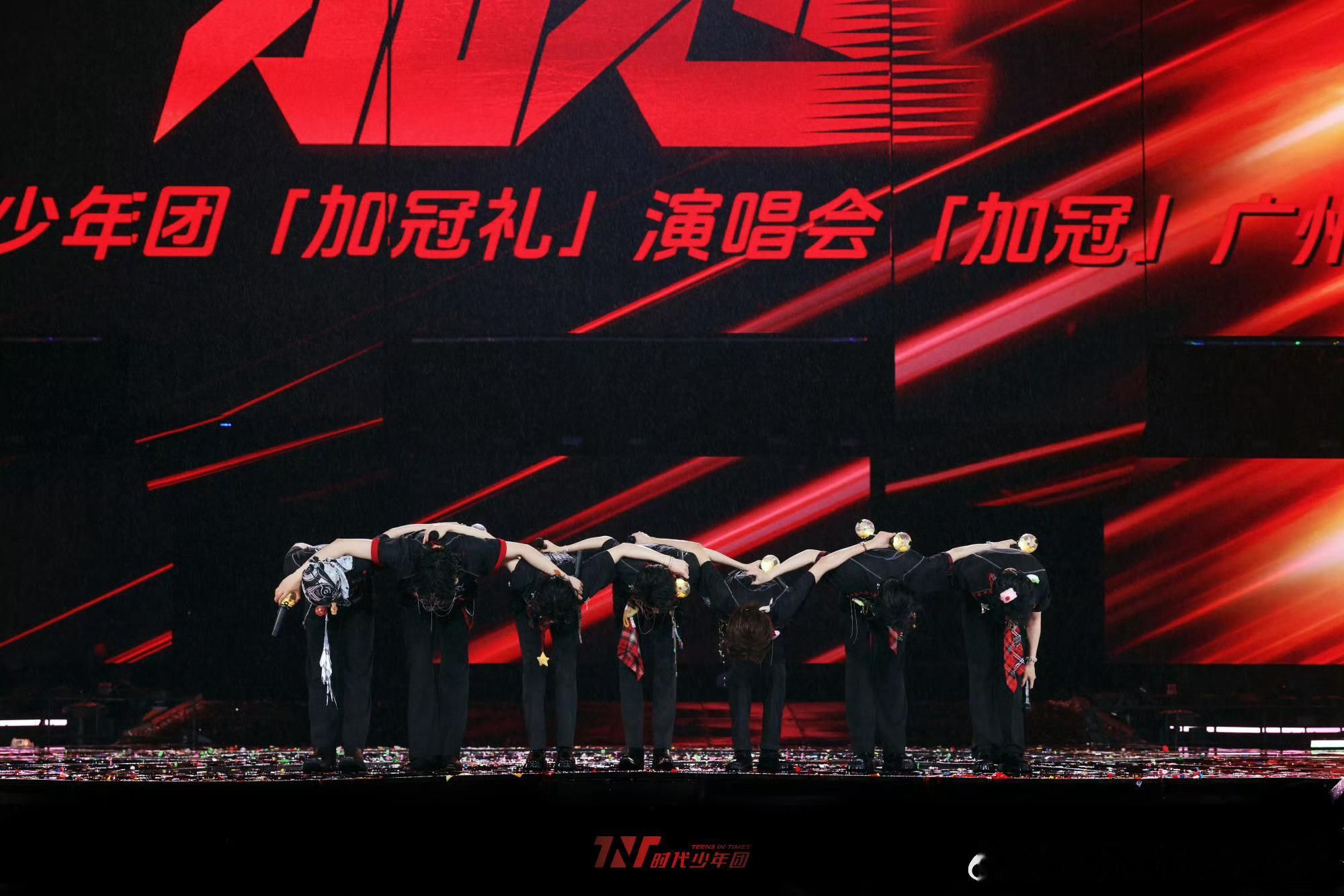 时代少年团东方风云榜亚洲人气组合🍿️🍿️歌声唱响优美旋律，舞台展现少年魅力✨