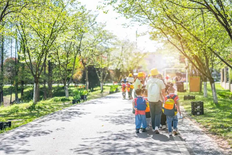 孩子入学适应困难，“内鬼”干扰教育规划这事儿真得重视。就像西安千岛家庭教育咨询室