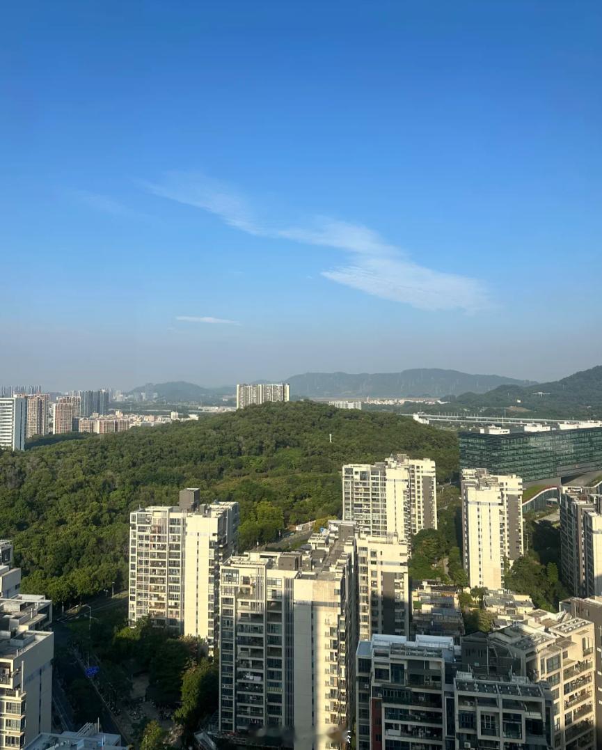 光明中海寰宇时代这几天成交了3套，89平380万，单价4.2万85平362万，单