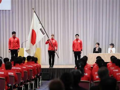 “日本亚运代表团确实厉害，虽然金牌榜不如中国，但是奖牌总数与中国相差并不太多。中