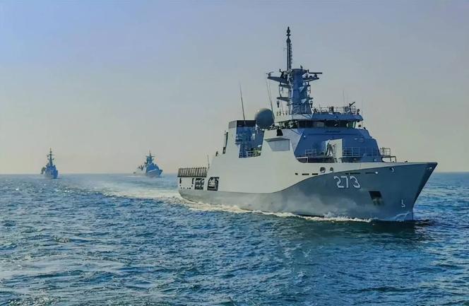9月15日，北阿拉伯海发生了一起少见的印巴军舰碰撞事件。巴基斯坦“胡奈因”号巡逻