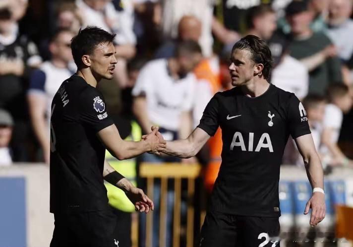 118天！热刺终于赢了，但还在降级区。这是他们时隔118天、15场英超6平9负后