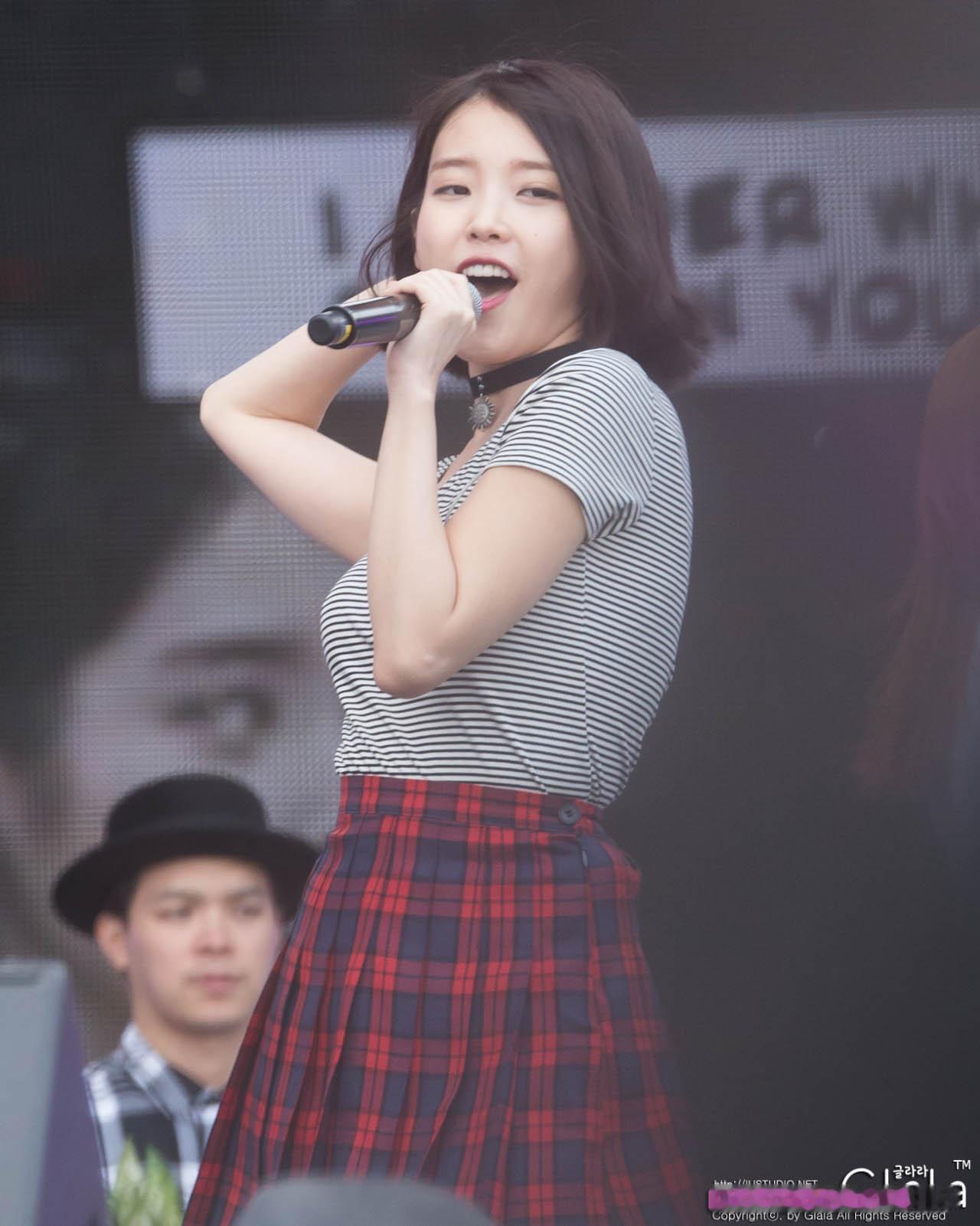 十一年前的今天150813 无限歌谣祭演出的知恩iu演唱会iu