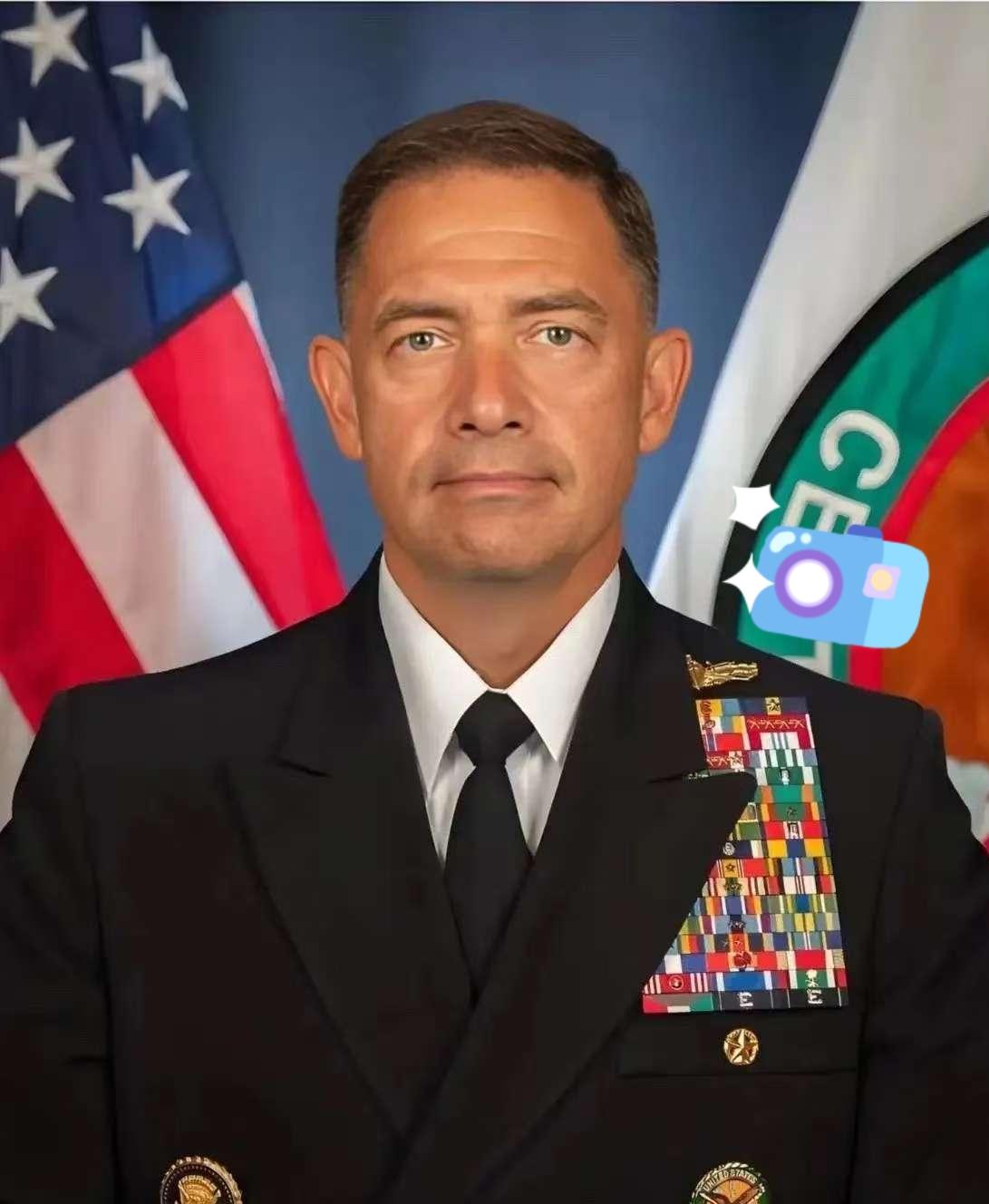 美军中央司令部宣布，上万名美国大兵带着十几艘军舰和几十架飞机，把伊朗的港口给围起