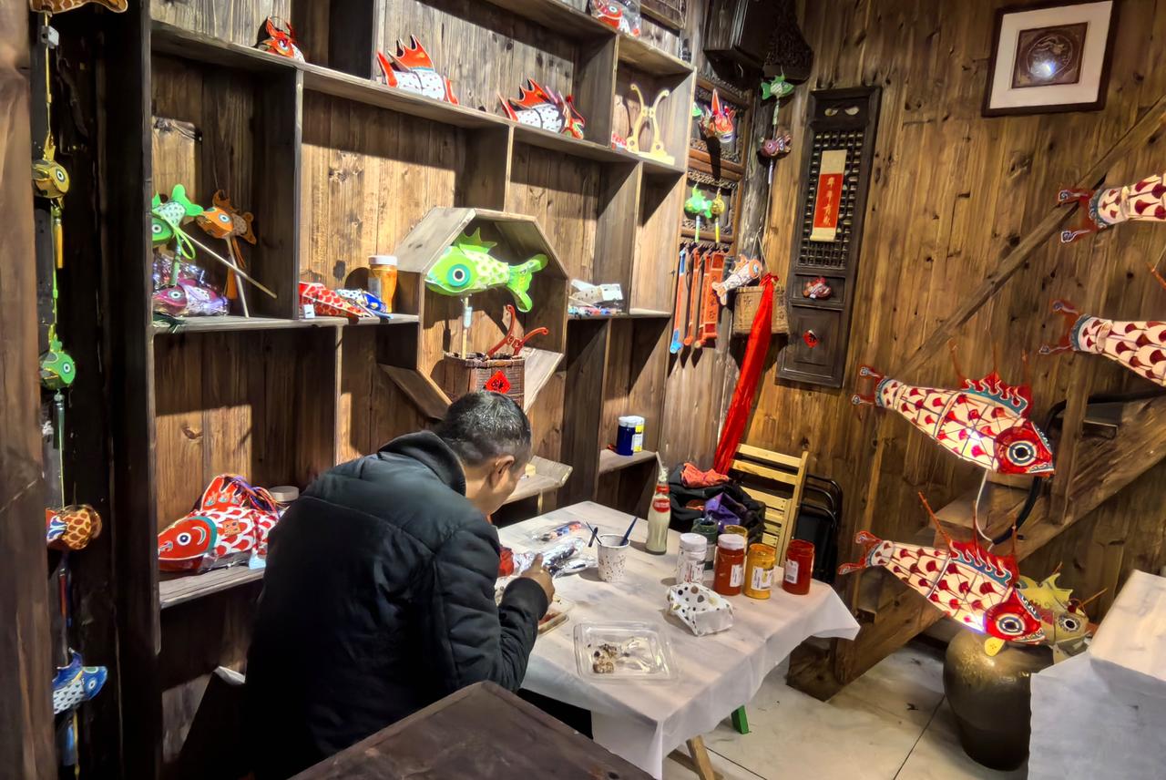 【热评】炒作四天工作制不利于可持续发展
雷军：未来每周或仅需工作3天

近日，雷