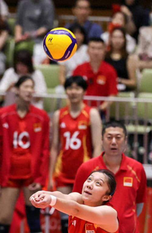 陈厚羽：为什么非要让她和王奥芊“二选一”女排青训“非此即彼”