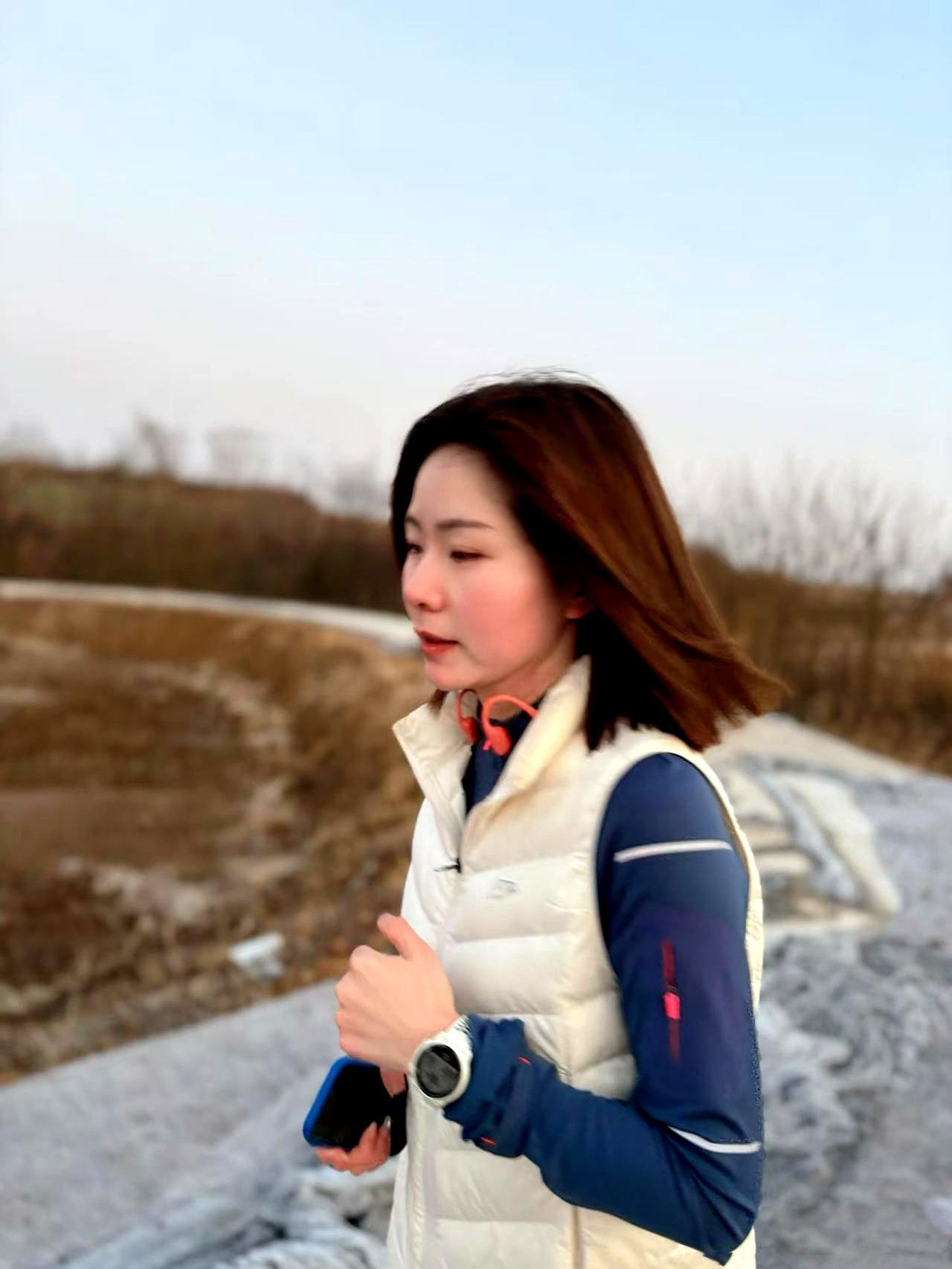 足底筋膜炎好了以后，今天是跑的最好的一次。
 

想想之前他连走路都得小心翼翼，