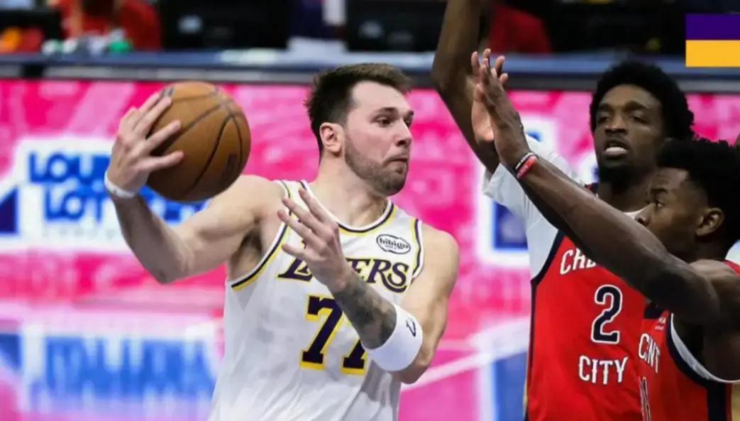 别等东契奇倒下才看懂这张图。
他每多打1分钟，腿筋撕裂的风险就叠加一层。
医学报