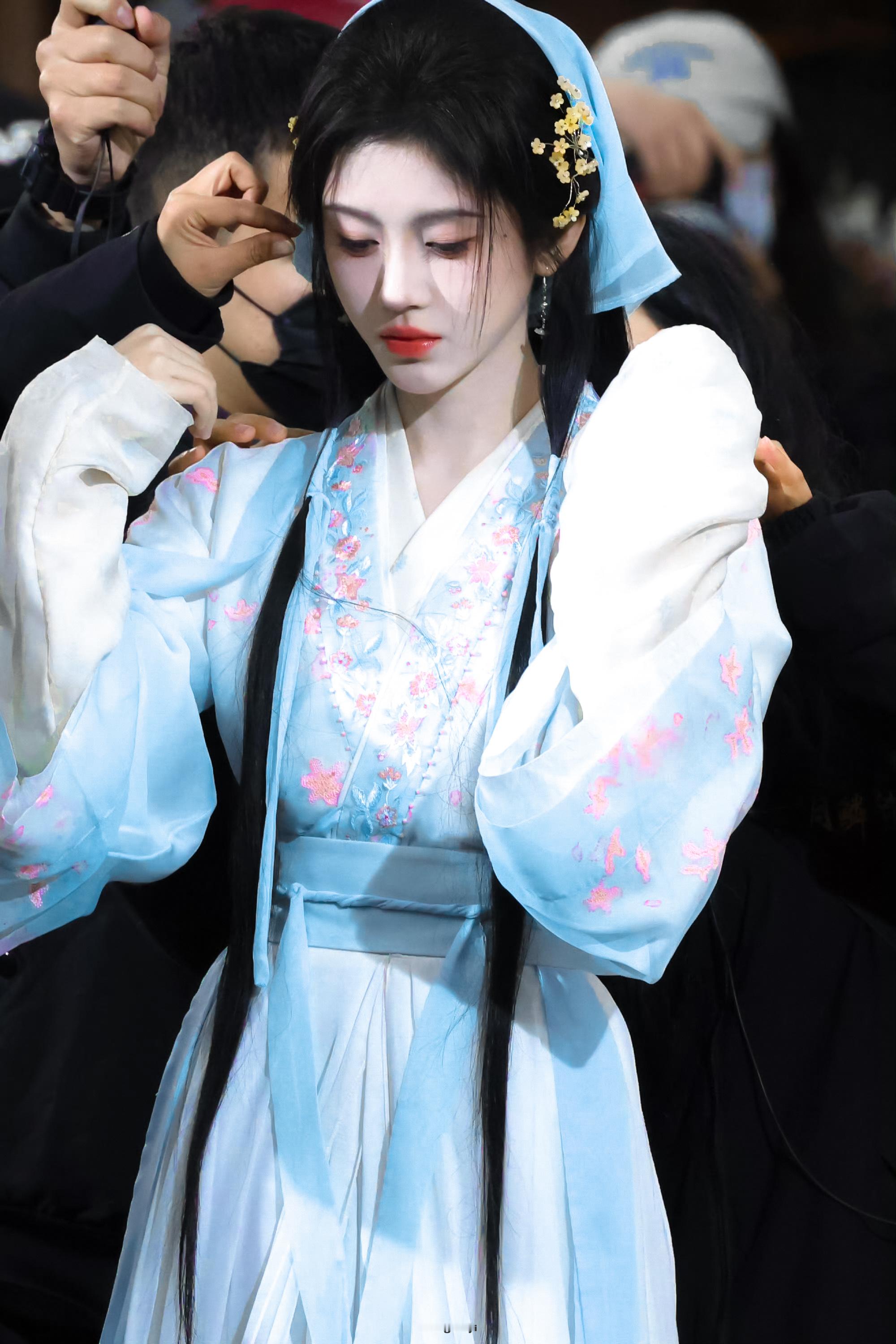 💙🍊鞠婧祎万花世界 💙🍊鞠婧祎苏绿夏 繁星之下盼晨曦，黄昏之后思蝉鸣，皎