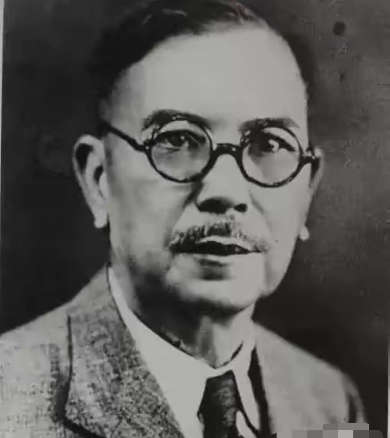 1948年，陈嘉庚被特务用枪顶着太阳穴，满屋人都以为他必死无疑——他只开口说了一